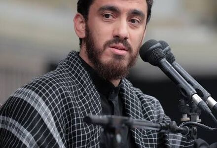 مولودی "شب دلدادگی عاشق شیداست" توسط مهدی رسولی/ ولادت حضرت محمد (ص)