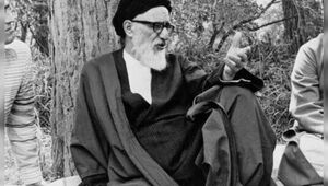 راز محبوبیت آیت‌الله طالقانی؛ چرا «روحانیِ متفاوت» تاریخ معاصر ایران ماندگار شد؟